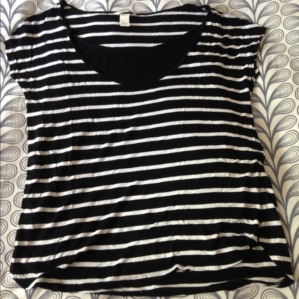 H&M/Mama Nursing Tee